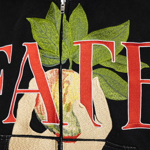 Sudadera con capucha negra para hombre con estampado de manzana Fate, cierre frontal con cremallera, ropa informal de otoño, corte regular - Product Image 4