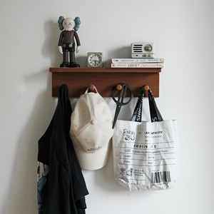 Étagère à épices en bois de teck avec crochets en laiton |   Organisateur de cuisine artisanal en gros - Product Image 1