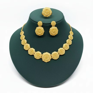 Parure de bijoux 3 pièces plaqué or 24 carats : collier sautoir, pendentif plaque et long collier, design minimaliste, idéal pour mariage et soirée - Product Image 1