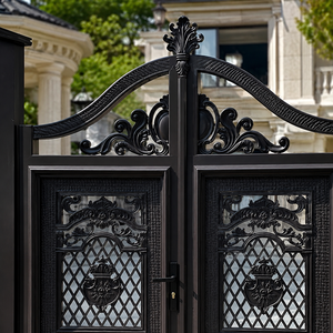 Puerta Doble de Metal Negro Ornamentada para Villa con Paneles de Rejilla y Volteos Decorativos para Entrada de Casa de Lujo, Diseño de Seguridad - Product Image 2