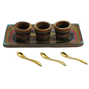 Vente en gros de vaisselle plateau de service en bois avec ensemble de 3 bols et 3 cuillères kit de boîte à lunch ustensiles de cuisine plats et assiettes - Product Image 1