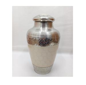 Urna Decorativa para Cenizas de Adultos, Estilo Europeo y Americano, Hecha de Metal Resistente para una Exhibición Conmemorativa Segura en el Hogar - Product Image 3