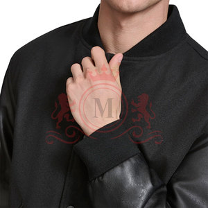 Chaqueta Letterman Negra de Estilo Fresco con Acabado Liso y Cuello Acanalado, Atuendo Moderno Casual de Streetwear - Product Image 5