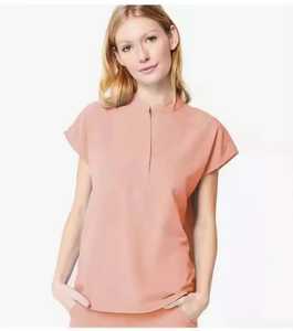 ชุดยูนิฟอร์มพยาบาลสำหรับฤดูร้อนคุณภาพสูงขายส่ง ทรงพอดีตัวสำหรับผู้หญิง ผ้าฝ้ายซาติน ระบายอากาศได้ดี แห้งเร็ว - Product Image 2