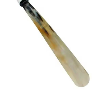 Chausse-pied en corne de buffle fait main, design incurvé, finition lisse, durable, accessoire élégant et raffiné pour chaussures - Product Image 1