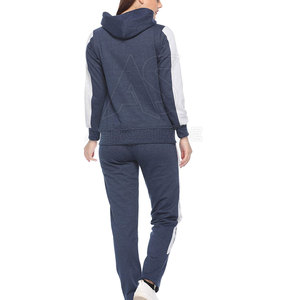 Ensemble de jogging pour femmes haute performance, style moderne, 100% coton respirant, écologique, parfait pour les tenues décontractées et sportives - Product Image 2