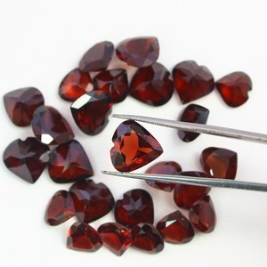 Perles de grenat naturel de 8 mm, taille cœur, facettées, pierres précieuses de haute qualité pour la fabrication de bijoux, prix d'usine, vente en gros - Product Image 1