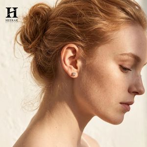 Boucles d'oreilles clous carrées serties de diamants – Or 14 carats avec diamants certifiés – Fabricant de bijoux fins - Product Image 5