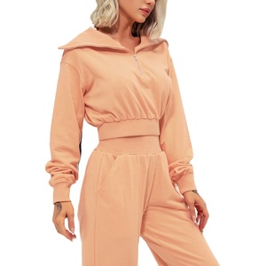 Top corto con cuello para mujer, top elegante con media cremallera, pantalones para correr, conjunto de dos piezas, fabricante al por mayor - Product Image 1