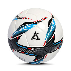 Balones de fútbol resistentes para recreación, desarrollados para la participación activa al aire libre. - Product Image 1
