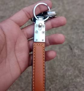 Llavero de Cuero con Cierre Metálico Resistente para Hombres y Mujeres - Product Image 6