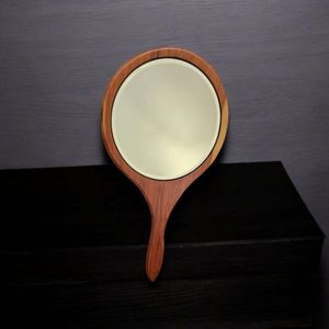 Espejo de mano de madera con acabado natural, marco liso, accesorio de belleza portátil para tocador y maquillaje - Product Image 5