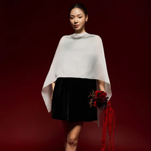 Robe rayée en fil teint pour femme, boutonnée sur le devant, fente latérale, coupe droite ample, style estival décontracté et respirant - Product Image 1