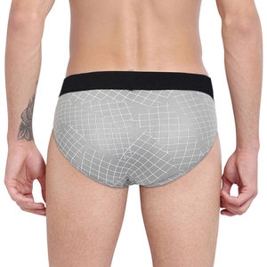 Calzoncillos de viaje para hombre diseñados con tela ligera que garantiza una fácil movilidad, comodidad transpirable y para viajes largos. - Product Image 3