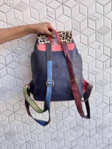 Mochila de cuero reciclado de nuevo diseño, mochilas escolares con estampado de leopardo con estilo, bolsas de nuevo diseño multiusos Unisex, producto a granel al por mayor - Product Image 3