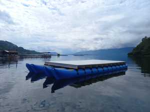 Bote Pontón AQT de Material HDPE, Duradero y Multifuncional, Longitud 10.5 Metros X 4.5 Metros, Capacidad 6 Toneladas - Product Image 1