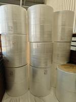 Feuchtigkeitstransferierendes SSS-Vliesstoff 10 GSM Hygieniklasse Atmungsaktiv 100% Polypropylen Gepunktetes Baby- und Erwachsenen-Windelauflagen-Obermaterial