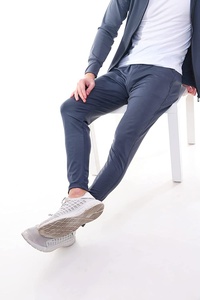 Conjunto deportivo premium para hombre con cremallera, cómodo para correr, fitness y uso diario informal. - Product Image 3