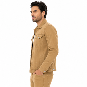 Veste en jean pour homme, en denim durable, coupe confortable et style intemporel, conçue pour les tenues décontractées quotidiennes, le streetwear et les voyages. - Product Image 4