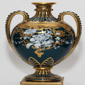 Vase bleu cobalt élégant avec des illustrations modernes en feuille d'or et des poignées dorées stylisées, disponible à prix de gros. - Product Image 2