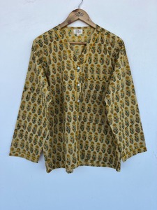 Ensemble de pyjama pour femmes en coton à imprimé floral fait main avec chemise à manches longues boutonnée, bordure contrastée et pantalon à cordon élastique - Product Image 3