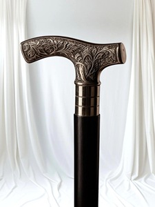 Bâtons de marche rustiques modernes en bois naturel écologique avec poignée en laiton poli, idéaux pour les cadeaux - Product Image 2