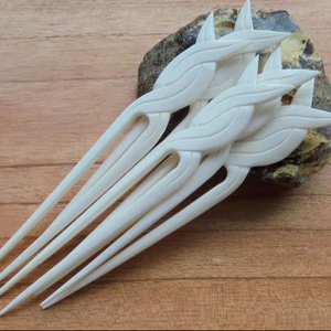 Bâtonnet à cheveux en os naturel fait main, écologique, objet d'art moderne, accessoire ethnique, support pour chignon, usage quotidien/fêtes, naturel - Product Image 1