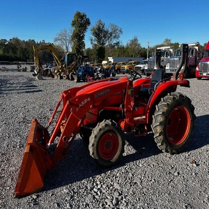 Potente tractor Kubota L3218 diseñado para trabajo agrícola pesado, motor fuerte, rendimiento confiable para uso agrícola diario. - Product Image 1