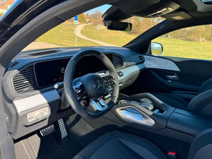 Mercedes Benz GLE 63 AMG GLE 63 S 4MATIC SUV de Lujo y Alto Rendimiento, Interior Premium, Características de Seguridad Avanzadas, Modelo con Tracción en las Cuatro Ruedas - Product Image 4