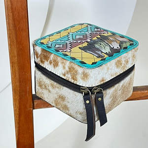 Étui à bijoux en cuir véritable façonné à la main avec motif cheval, peint à la main, en cuir de vache véritable, portable, avec fermeture éclair, organisateur de bijoux carré - Product Image 4