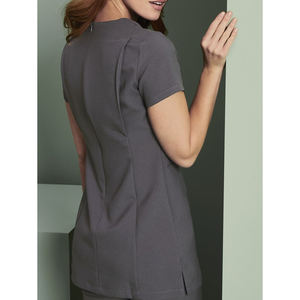 Tunique décontractée pour femme, haut de salon de beauté, chemise uniforme à manches courtes pour thérapeute de spa, chemisier de travail boutonné tissé pour coiffeuse et massothérapeute - Product Image 2