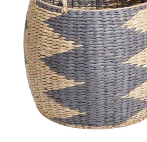 Panier en jacinthe d'eau à motifs, fait main, décoratif, tissé, avec poignées, pour l'organisation du salon - Product Image 3