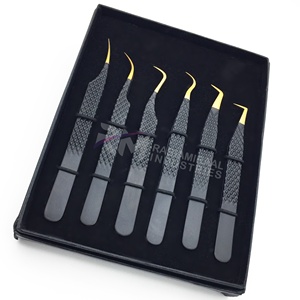 Pince à cils RMI en acier inoxydable, revêtement noir, pointe dorée, avec emballage en boîte / Ensemble de pinces à cils - Product Image 2