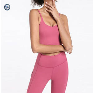 Vêtements de sport confortables : leggings de yoga taille haute et soutien-gorge de sport rembourré pour la gym, le fitness et la course à pied - Product Image 3