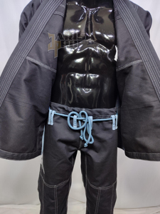 ชุดยิวยิตสูทนทานสำหรับกีฬาต่อสู้ MMA คลับ 440 GSM ผ้าเพิร์ลวีฟ เสื้อโค้ท 10 ออนซ์ กางเกงริปสตอป ทีม น้ำหนักเบา ผ้าฝ้าย 100% พร้อมชุดซับใน - Product Image 4