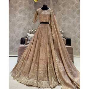 TRADICIONAL CHINON SECUENCIA DE BORDADO DE SECUENCIA TRABAJO LEHENGA CHOLI CON DUPATTA CHIKU - Product Image 1