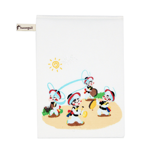 Toalla Hwangsil: Toalla de Mano y Cara de Lujo de Algodón Premium con Ilustración de Juego Tradicional Coreano, Jacquard para Baño - Product Image 4
