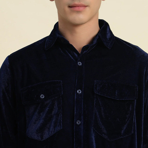 เสื้อเชิ้ตกำมะหยี่แขนยาวแฟชั่นลำลองสไตล์หรูหราสำหรับผู้ชาย ผู้ผลิตจากโรงงานโดยตรง เสื้อผ้าสตรีทแวร์ผู้ชาย เสื้อเชิ้ตกำมะหยี่สีพื้น - Product Image 5