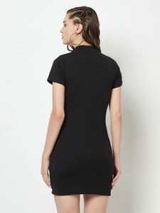 Vestido ajustado de manga corta premium con cuello redondo, minivestido de punto, producción OEM - Product Image 3