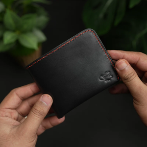 กระเป๋าสตางค์หนังแท้พรีเมียมสีดำแดง หนังฟูลเกรน วีแกนแทน ทำมือ ทรงบาง ทนทาน คลาสสิก - Product Image 2