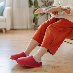 Microfiber <b>Waterproof</b> <b>Slippers</b> for Home and School Warm Insulating Bello Design - Product Image 1