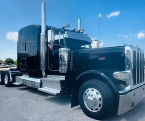 Camion semi-remorque Peterbilt 389 Sleeper à haute performance - Camion Sleeper à toit surélevé de 78 pouces - Moteur Cummins, boîte manuelle 18 vitesses - Expédition mondiale - Product Image 4
