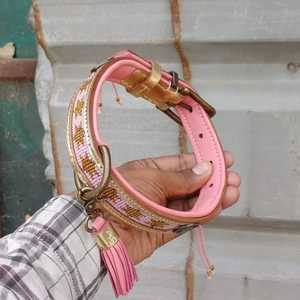 Nouvel Arrivage Collier pour Chien en Cuir Rembourré Rose Luxe Durable avec Maille Douce, Rivets, Perles et Breloque Pompon Doré Faits Main - Product Image 3