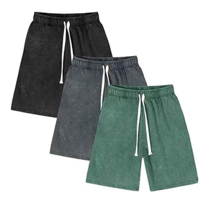 Shorts de jogging streetwear style urbain en toile délavée à l'acide, effet soleil, vintage et usé, avec logo frontal, séchage rapide - Product Image 1