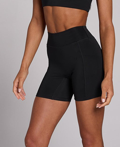 Ensemble de sport 2 pièces noir sur mesure pour femme – Haut court dos nu et short taille haute respirant en Spandex et Polyester – Coupe sportive toutes saisons - Product Image 5