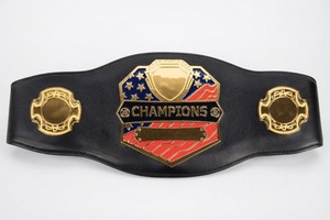 Cinturón de Campeonato de Lucha Libre Personalizado, Cuero Negro, Placa con Bandera Americana Dorada y Placas Laterales, Cinturón de Campeonato Personalizado - Product Image 1