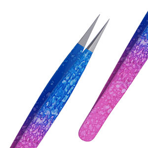 Pince à épiler professionnelle de haute qualité avec logo personnalisé, en acier inoxydable, à surface dentelée et lisse, pour une prise parfaite, durable, 115 mm, pour les yeux. - Product Image 2