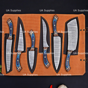 Ensemble de 6 couteaux de chef de haute qualité en acier Damas moderne, manches en bois ambidextres, finition polie, fabrication d'ustensiles de cuisine - Product Image 5