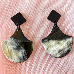 Pendiente de cuerno de vaca de búfalo real hecho a mano al por mayor, producto sólido, pendiente de cuerno pulido natural, producto de mujer Falak World Export - Product Image 6