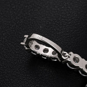 Colgante de Cruz Plateado con Cristales de Estrás Engastados, Amuleto Religioso, Joyería de Moda Unisex, Regalo - Product Image 2